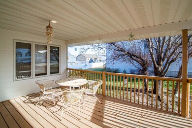 Front Entrance Maintenance Free Deck