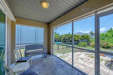 Bank Lanai -Left Side