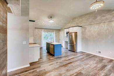 4955 Root St Columbus OH 43207-small-005