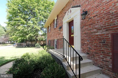 1014 Dalebrook Dr, Alexandria, VA 22308 - photo 4