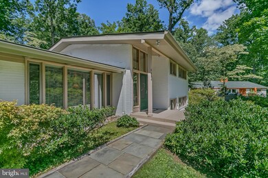 6434 Lily Dhu Ln, Falls Church, VA 22044 - photo 2