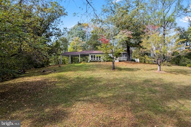 7127 Wilson Rd, Marshall, VA 20115 - photo 3