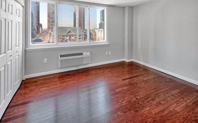 Mandalay on the Hudson unit 702, Jersey City, NJ 07302 - photo 6
