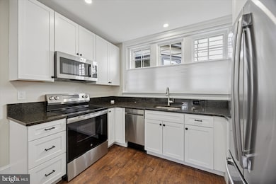 21 S Clinton St unit 1, Doylestown, PA 18901 - photo 6