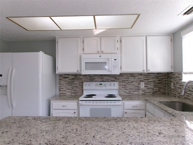 92 E Mountain Creek Ct unit 1, Grand Prairie, TX 75052 - photo 3