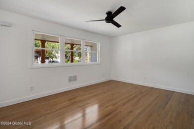 3 Jeffrey Ln, Albany, NY 12211 - photo 4