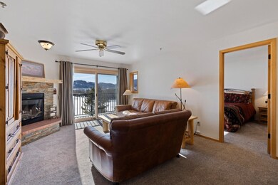 Spacious living in this 2 bedroom lakeside condo.