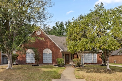 15966 Knolls Lodge Dr, Houston, TX 77095 - photo 2