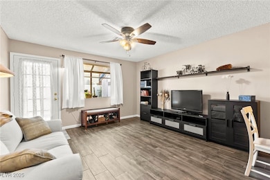 2040 Bavington Dr unit D, Las Vegas, NV 89108 - photo 4