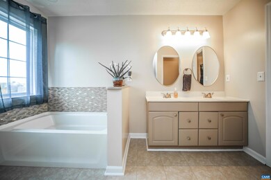 82 Kensington Dr, Fishersville, VA 22939 - photo 6