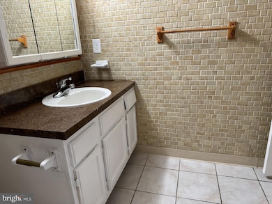 22 Maplewood Ct, West Deptford, NJ 08066 - photo 2