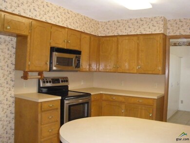 1406 Jeff Davis Dr, Tyler, TX 75703 - photo 7