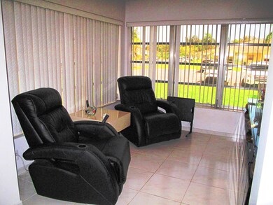 Enclosed level floor Florida room under