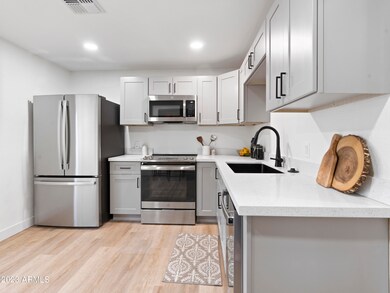 2226 N 18th St, Phoenix, AZ 85006 - photo 6