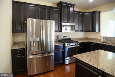 9704 Marsh Gate Ln, Baltimore, MD 21220 - photo 6