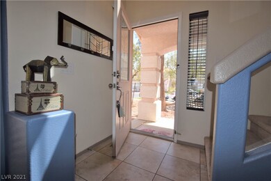 FOYER ENTRY