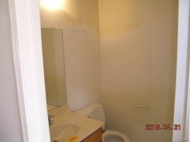 713 Bach Ct, Freemansburg, PA 18017 - photo 7