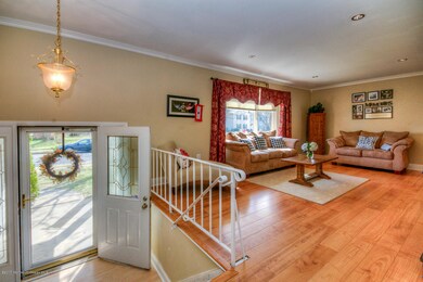 1 Cape Ct Howell NJ 07731 USA-large-017-