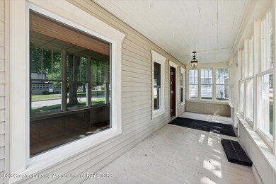 06-521-N-Main-St-Bellevue-MI-49021-Windo