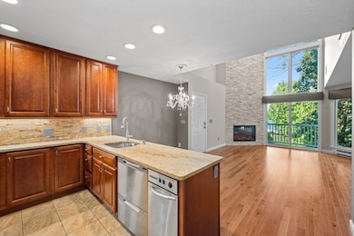 48 Pointe Rok Dr unit 48G, Worcester, MA 01604 - photo 5