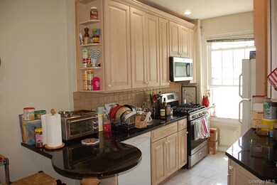 83 N Broadway unit 3E, White Plains, NY 10603 - photo 6