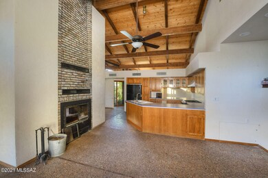 Kitchen w/ see thru FP