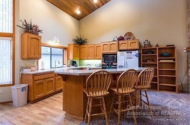 17960 Awbrey Ln, Sunriver, OR 97707 - photo 5