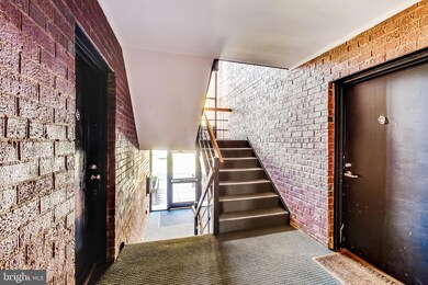 51 Skyhill Rd unit 203, Alexandria, VA 22314 - photo 2