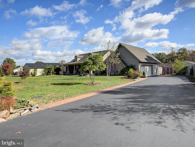 46 Pin Oak Ln unit 18, Gettysburg, PA 17325 - photo 3