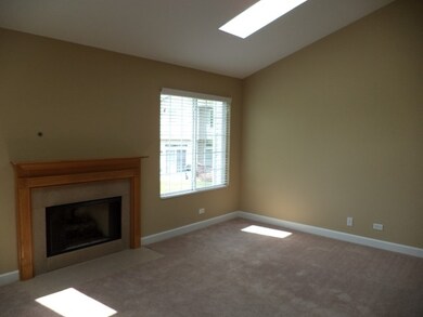 993 Viewpoint Dr, Lake In the Hills, IL 60156 - photo 7