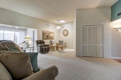 10924 W Thunderbird Blvd unit 17F, Sun City, AZ 85351 - photo 5