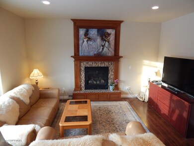 Living Room With Gas Fireplace