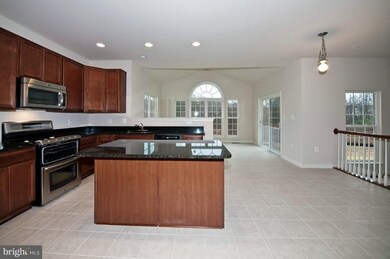 2000 Lake Forest Dr, Upper Marlboro, MD 20774 - photo 6