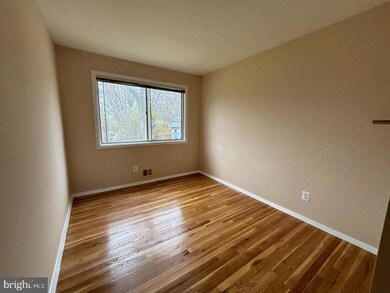 14122 Chadwick Ln, Rockville, MD 20853 - photo 7