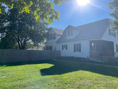 106 E Maple St, Red Oak, IA 51566 - photo 2