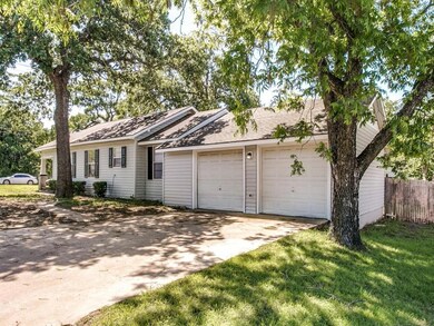 1215 N Elm St, Weatherford, TX 76086 - photo 4