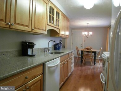 9912 Manet Rd, Burke, VA 22015 - photo 3