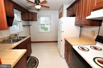 801 Corbett St, Hagerstown, MD 21740 - photo 5