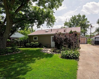 2904 Riverview Ln, Lorain, OH 44055 - photo 2