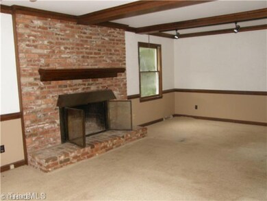 1812 Dantzler Rd, High Point, NC 27265 - photo 5