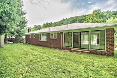 Nice Level Yard - Walk Out From Sunroom