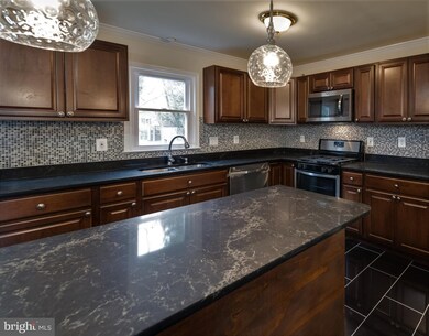 11900 Gradys Ct, Bowie, MD 20715 - photo 7