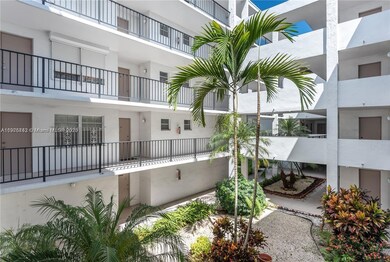 Property is located on the 2nd floor of the well maintained community of Plantation Royal. 