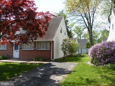 821 Bobwhite Ln, Secane, PA 19018 - photo 3