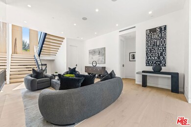 12119 Travis St, Los Angeles, CA 90049 - photo 7