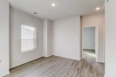 1406 Jonah Ln, Ennis, TX 75119 - photo 4