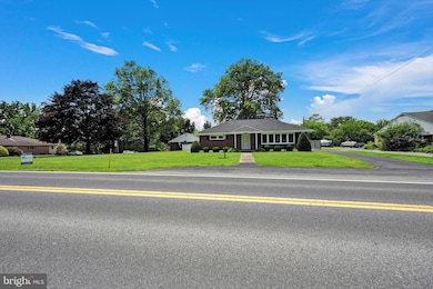 861 S Forge Rd, Palmyra, PA 17078 - photo 4