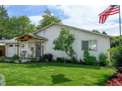 206 N 6th St, Carlton, OR 97111 - photo 4