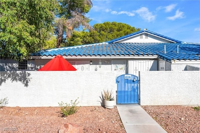 2104 Bavington Dr unit C, Las Vegas, NV 89108 - photo 4
