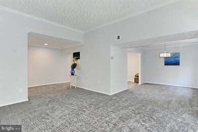 1631 Parkcrest Cir unit 300, Reston, VA 20190 - photo 5